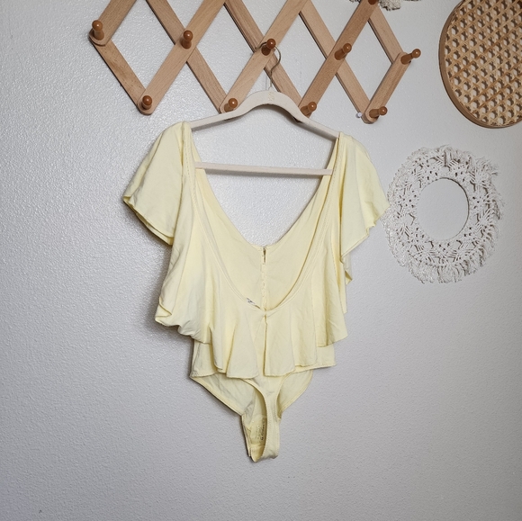 Free People Intimately Matilda Ruffle Bodysuit In Pale Yellow NWOT Size Medium - Picture 6 of 10